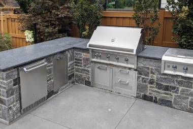 outdoor kitchen